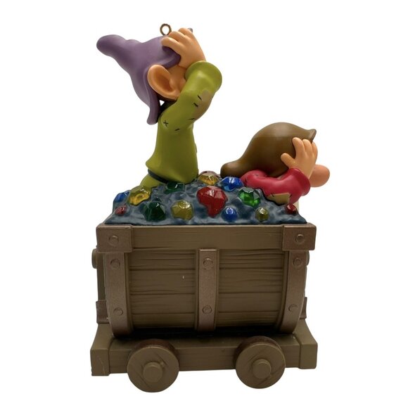 2018 Hallmark Disney Snow White Seven Dwarfs "Off We Go" Magic Ornament WORKS! - Picture 3 of 6
